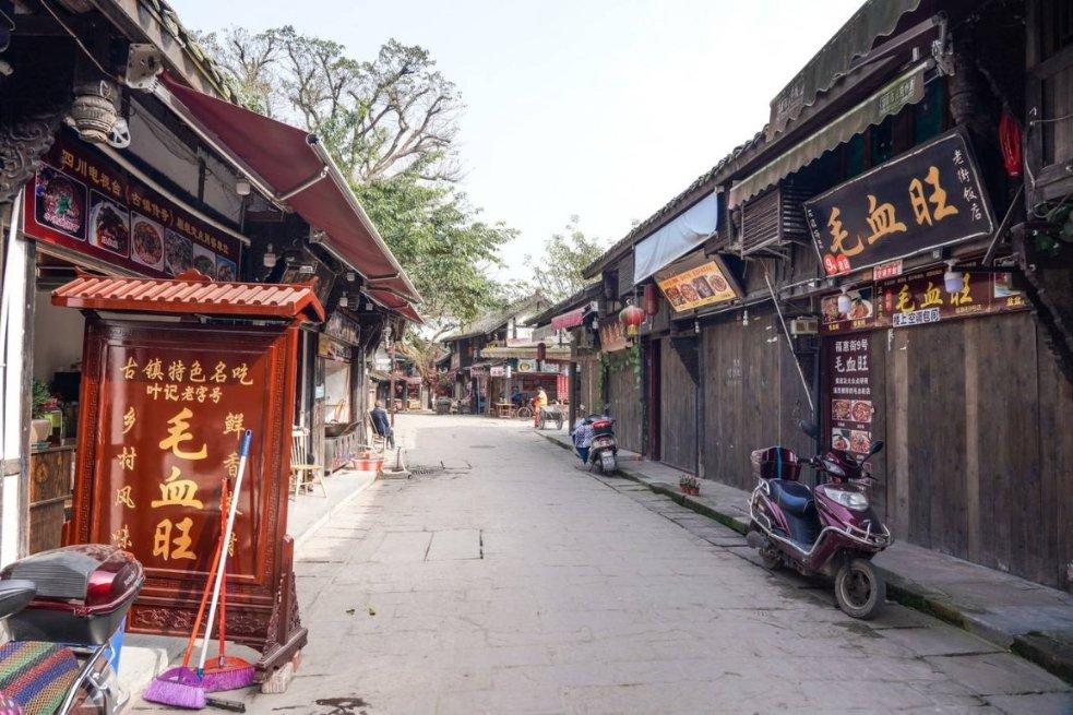 逃离违建房屋9